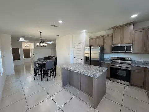 Kitchen - 5419 Lone Star Loop, Laredo, TX 78046 photo 1 of 2