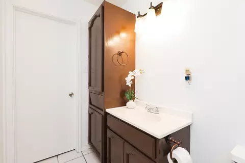 Bath - 8761 Augusta Lp, Laredo, TX 78045 photo 2 of 2