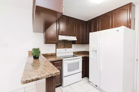 Kitchen - 8761 Augusta Lp, Laredo, TX 78045 photo 4 of 6