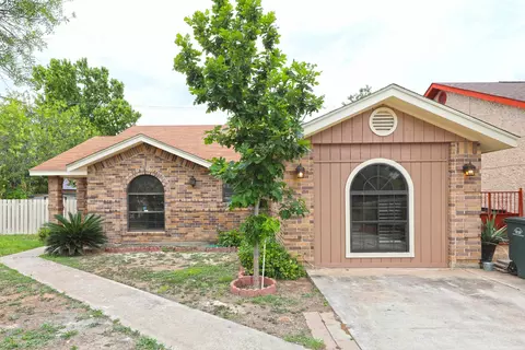 Exterior - 8761 Augusta Lp, Laredo, TX 78045 photo 2 of 4