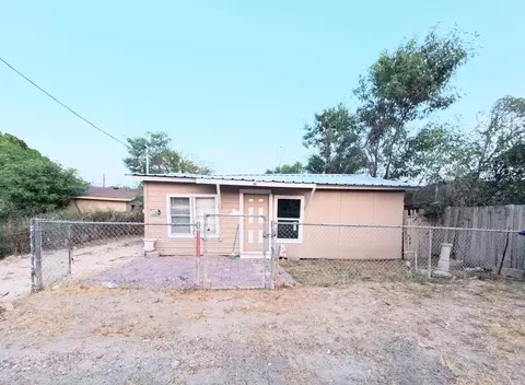 2517 Santa Rita Ave, Laredo, TX 78040
