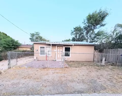 2517 Santa Rita Ave, Laredo, TX 78040