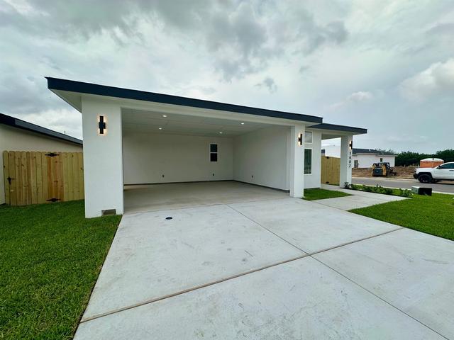 1642 Secretaria Ln, Laredo, TX 78046