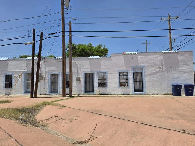 120 Guadalupe St, Laredo, TX 78040