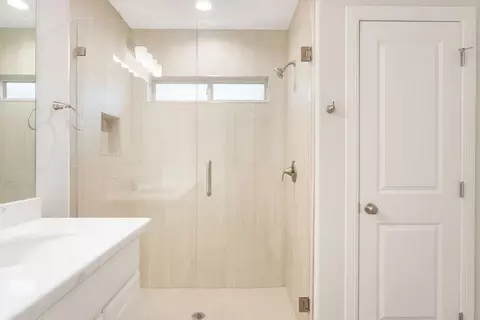 Bath - 5403 Brahman Ln, Laredo, TX 78046 photo 2 of 5