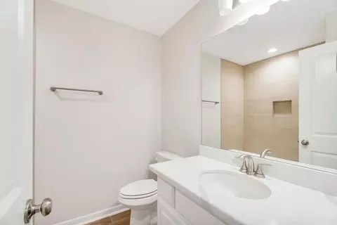 Bath - 5403 Brahman Ln, Laredo, TX 78046 photo 5 of 5