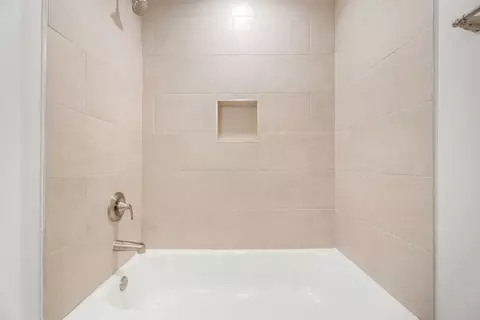 Bath - 5403 Brahman Ln, Laredo, TX 78046 photo 4 of 5