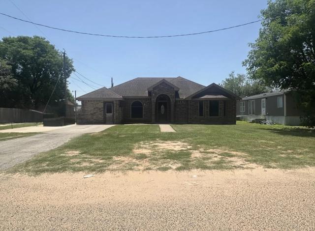 1407 N Cedar Ave, Hebbronville, TX 78361