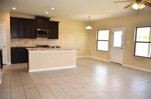 Living - 616 Laja Lp, Laredo, TX 78045 photo 3 of 4
