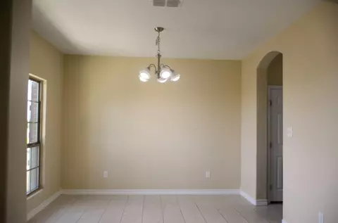 Living - 616 Laja Lp, Laredo, TX 78045 photo 2 of 4