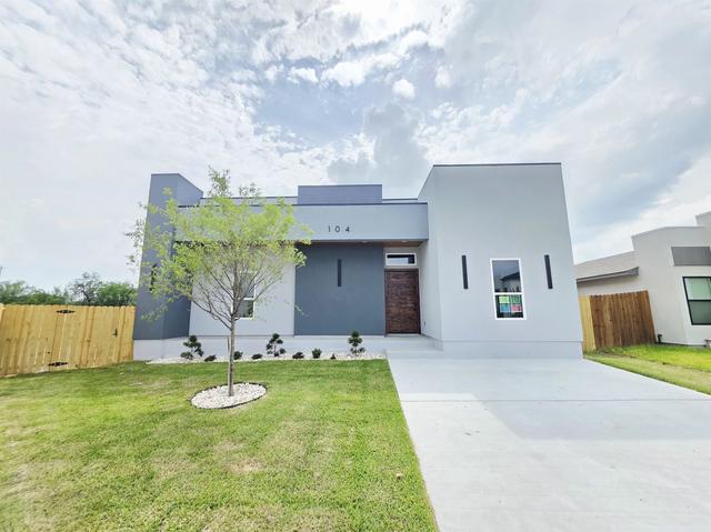 104 Gillian Dr, Laredo, TX 78043