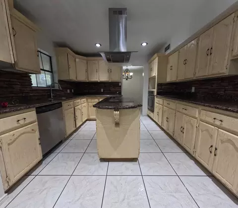 Kitchen - 1217 Lyles Lp, Laredo, TX 78045 photo 1 of 2