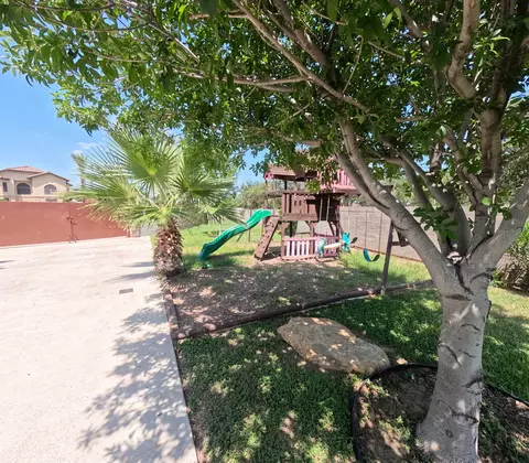 Exterior - 1217 Lyles Lp, Laredo, TX 78045 photo 8 of 8
