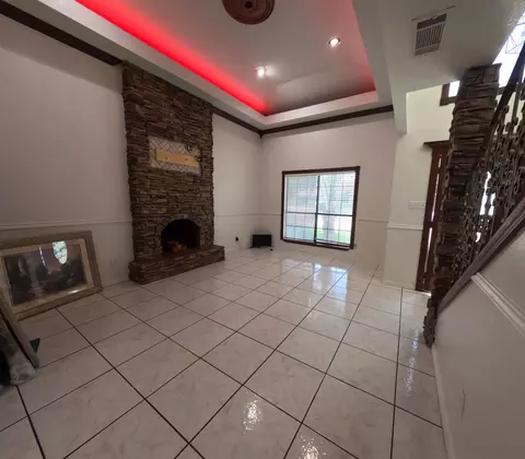 Living - 1217 Lyles Lp, Laredo, TX 78045 photo 1 of 2
