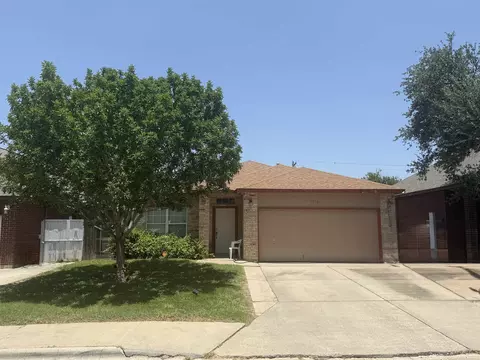 1718 Denmark Ln, Laredo, TX 78045