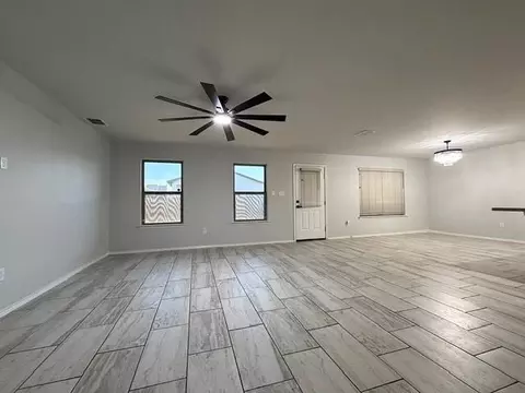 5611 Lone Star Loop, Laredo, TX 78046 photo 5