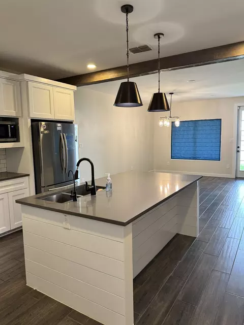 Kitchen - 1322 Sambar Lp, Laredo, TX 78045 photo 1 of 2