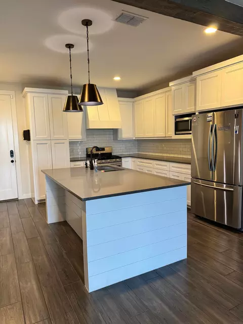 Kitchen - 1322 Sambar Lp, Laredo, TX 78045 photo 2 of 2