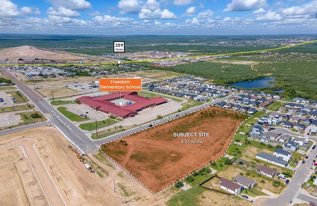 6911 Labores Dr, Laredo, TX 78046