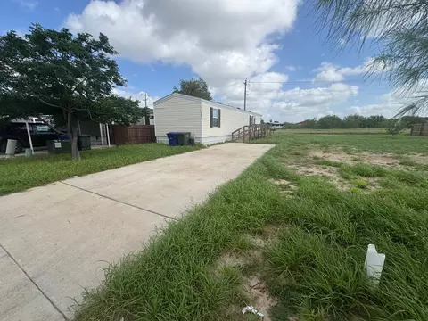 708 Bigleaf Dr, Laredo, TX 78046 photo 8
