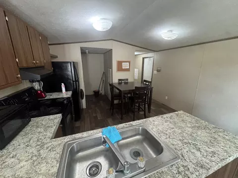 708 Bigleaf Dr, Laredo, TX 78046 photo 9