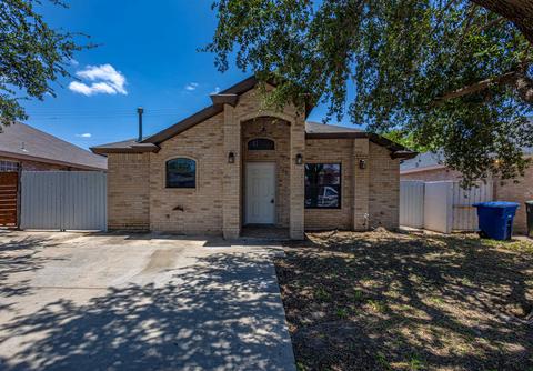 703 Snake Dr, Laredo, TX 78045