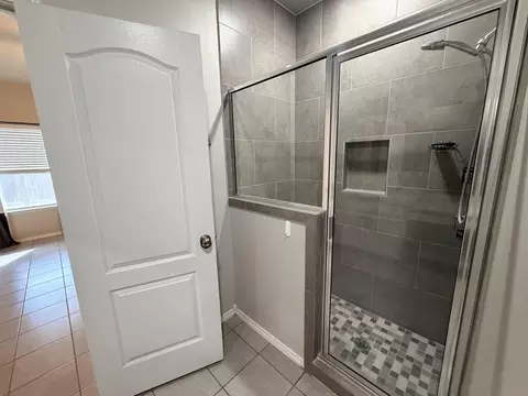 Bath - 11134 Palmillas Loop, Laredo, TX 78045 photo 2 of 4