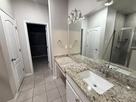Bath - 11134 Palmillas Loop, Laredo, TX 78045 photo 1 of 4