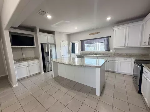 Kitchen - 11134 Palmillas Loop, Laredo, TX 78045 photo 2 of 3