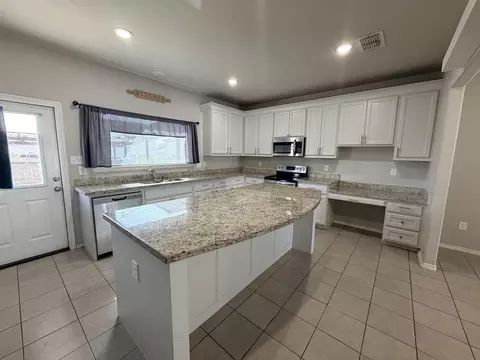 Kitchen - 11134 Palmillas Loop, Laredo, TX 78045 photo 1 of 3