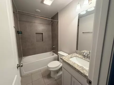 Bath - 11134 Palmillas Loop, Laredo, TX 78045 photo 4 of 4