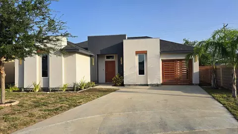 5545 Portugal Lp, Laredo, TX 78046