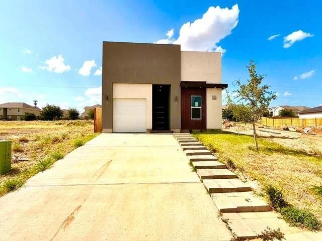 128 Lusitano Dr, Laredo, TX 78046