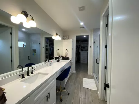 Bath - 1232 Sambar Lp, Laredo, TX 78045 photo 1 of 7