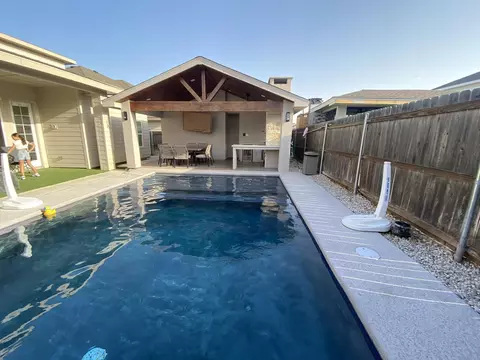 Exterior - 1232 Sambar Lp, Laredo, TX 78045 photo 2 of 4