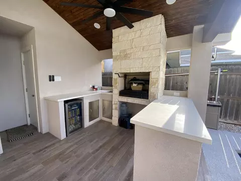 Kitchen - 1232 Sambar Lp, Laredo, TX 78045 photo 3 of 3