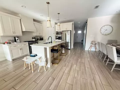 Kitchen - 1232 Sambar Lp, Laredo, TX 78045 photo 1 of 3