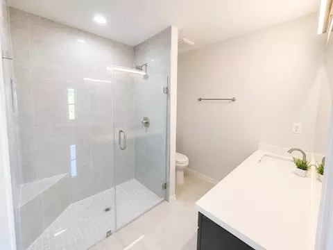 Bath - 6002 Servando Dr, Laredo, TX 78046 photo 1 of 2