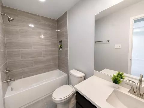 Bath - 6002 Servando Dr, Laredo, TX 78046 photo 2 of 2