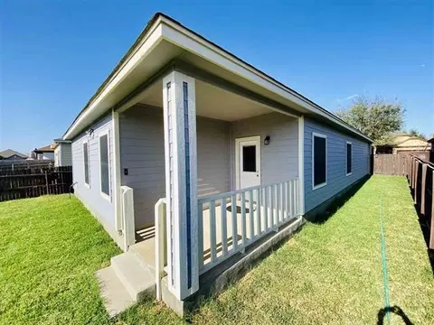 Exterior - 11159 Capistran Lp, Laredo, TX 78045 photo 3 of 4
