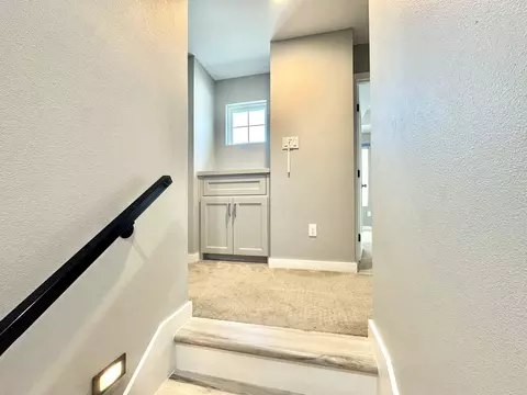 Entry Way - 1950 Sambar Lp, Laredo, TX 78045 photo 2 of 2