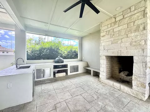 Exterior - 1950 Sambar Lp, Laredo, TX 78045 photo 4 of 5