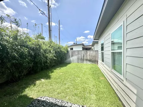 Exterior - 1950 Sambar Lp, Laredo, TX 78045 photo 5 of 5