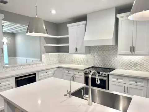 Kitchen - 1950 Sambar Lp, Laredo, TX 78045 photo 3 of 3