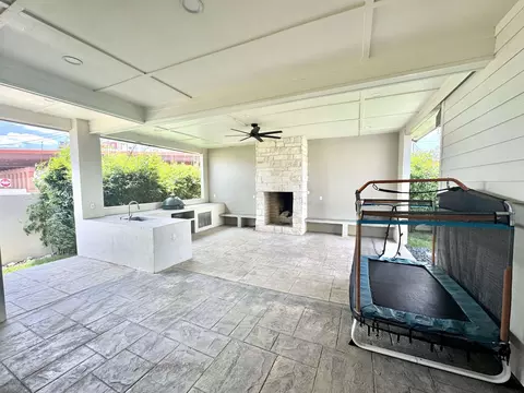 Exterior - 1950 Sambar Lp, Laredo, TX 78045 photo 2 of 5