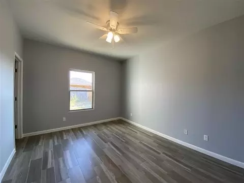 Bedroom - 5510 Moses Lp, Laredo, TX 78046 photo 2 of 2