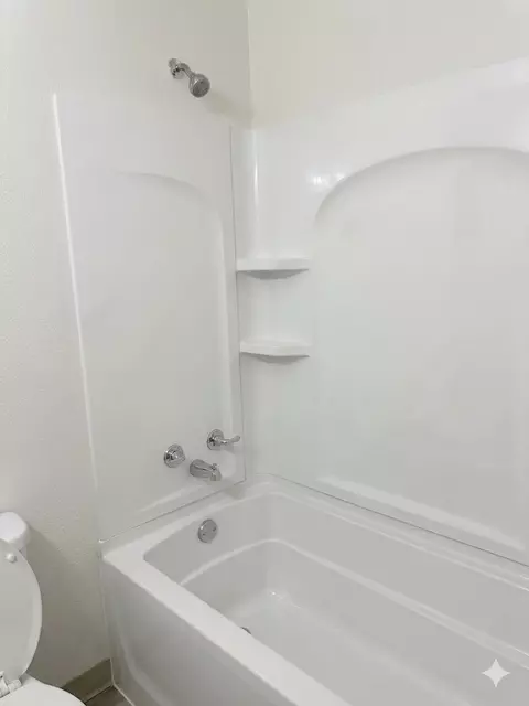 Bath - 602 E Ash St, Laredo, TX 78040 photo 2 of 2