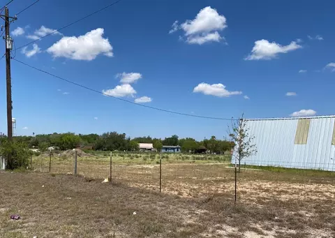 122 E Us Hwy 359, Hebbronville, TX 78316