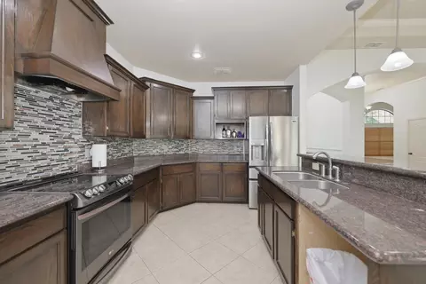 Kitchen - 10818 Marfa Rd, Laredo, TX 78045 photo 3 of 4