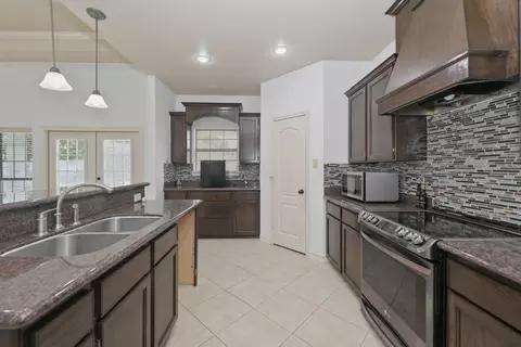Kitchen - 10818 Marfa Rd, Laredo, TX 78045 photo 2 of 4